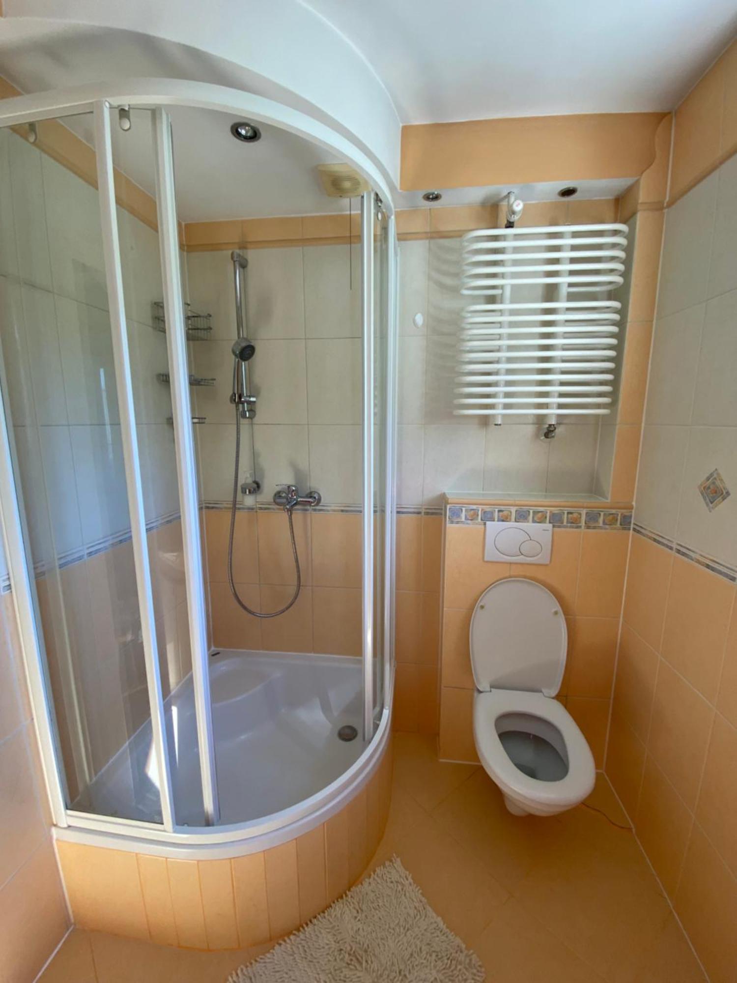 Przytulny Dom Pod Jabloniami Przy Targach Kielce Villa Екстериор снимка