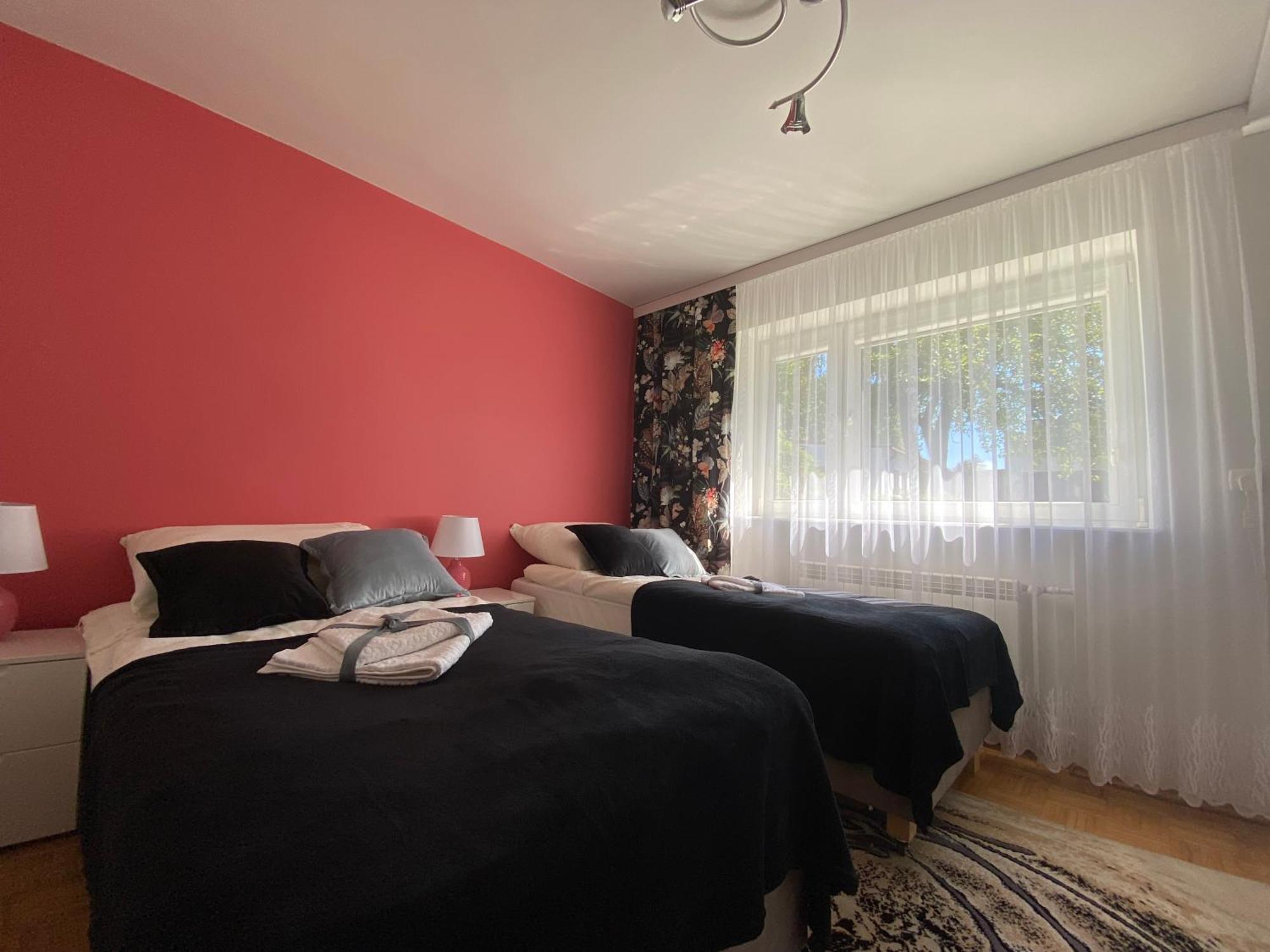 Przytulny Dom Pod Jabloniami Przy Targach Kielce Villa Екстериор снимка