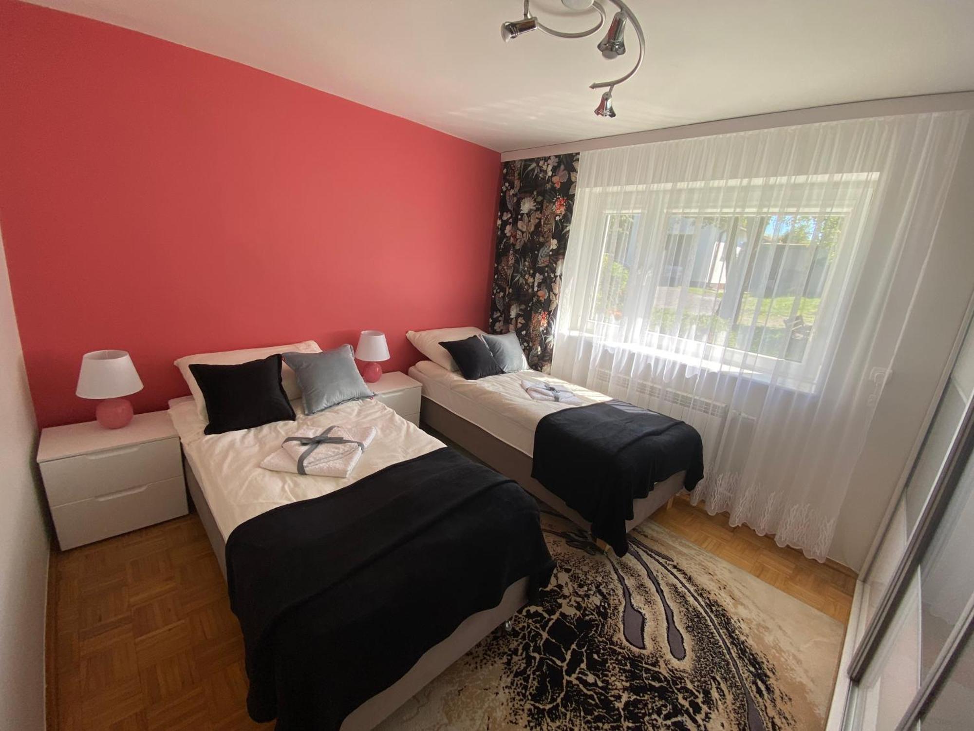 Przytulny Dom Pod Jabloniami Przy Targach Kielce Villa Екстериор снимка